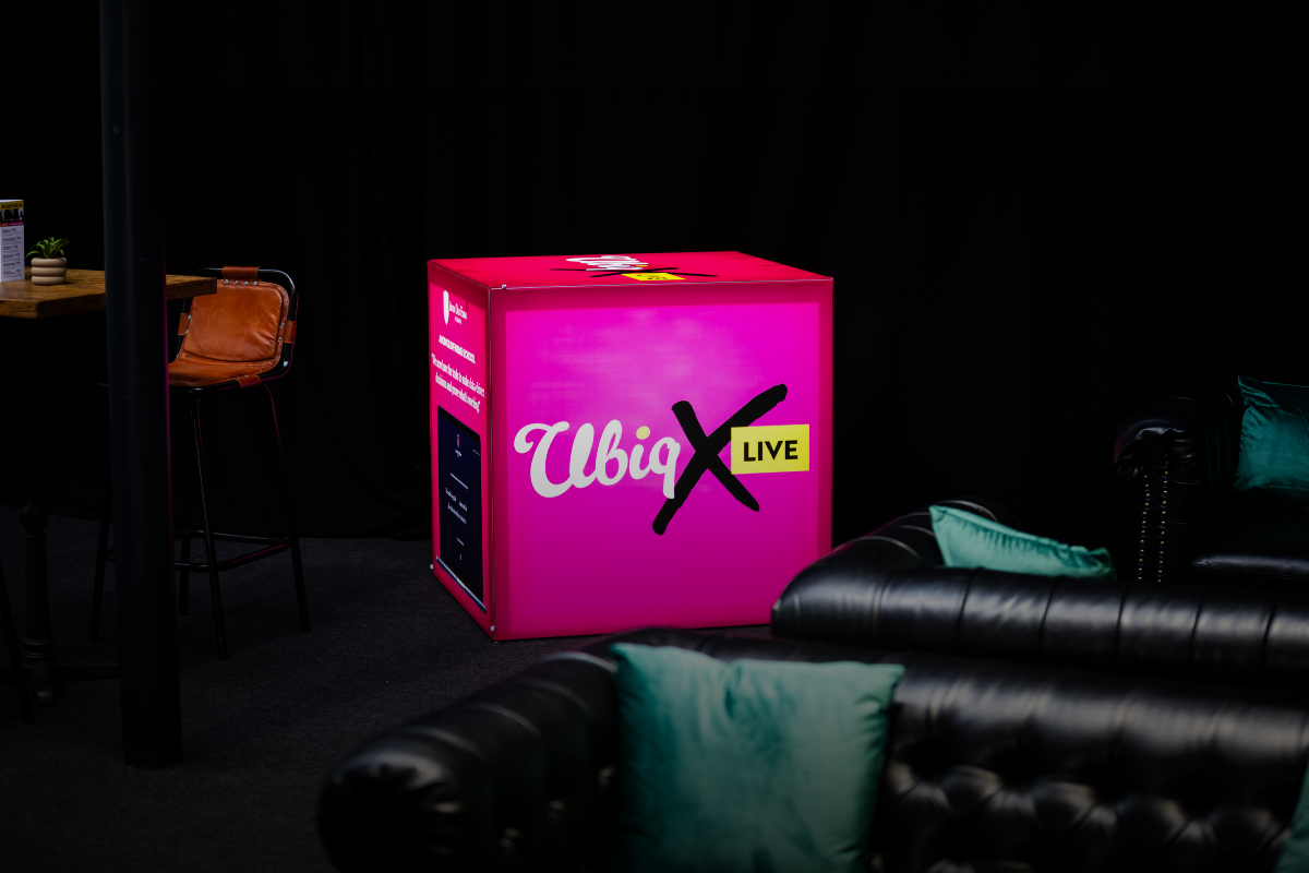 Ubiq X LIVE photo 2